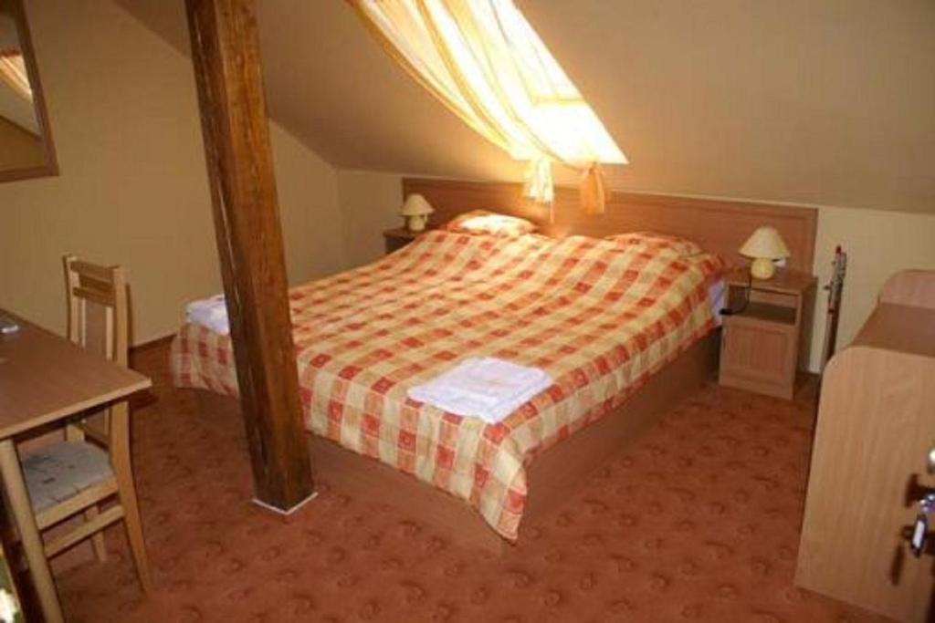 Hotel Turul Étterem és Panzió à Kaposvár Extérieur photo