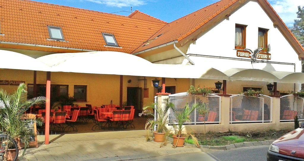 Hotel Turul Étterem és Panzió à Kaposvár Extérieur photo